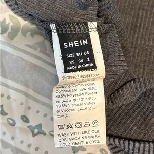 Crop top from Shein. 
Worn only once. 
Good condition. 
<3